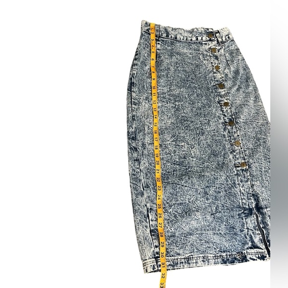 Vintage/Retro 80’s Acid Wash Denim MIDI Skirt - Picture 9 of 12
